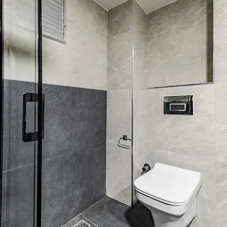 Fully Furnished Magnificent Flat In Uskudar Estambul