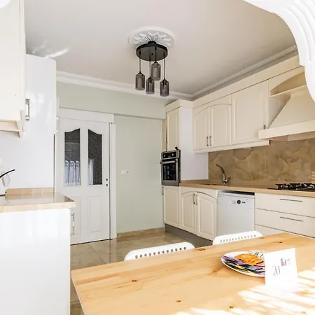 Apartmán Fully Furnished Magnificent Flat In Uskudar *